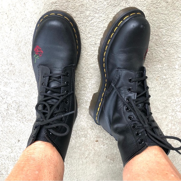 Dr Martens 1460 Vonda Floral Rose Black Leather Lace Up Boots Women’s US Size 7 - Picture 14 of 16